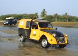 2cv in the water at Zebraber