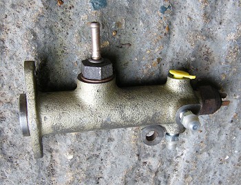 Brake master cylinder