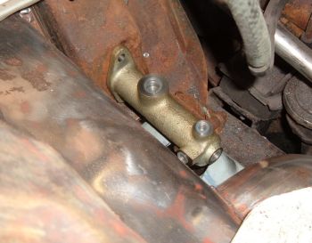 Brake master cylinder