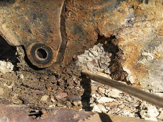 R4 parts rust in the place.jpg