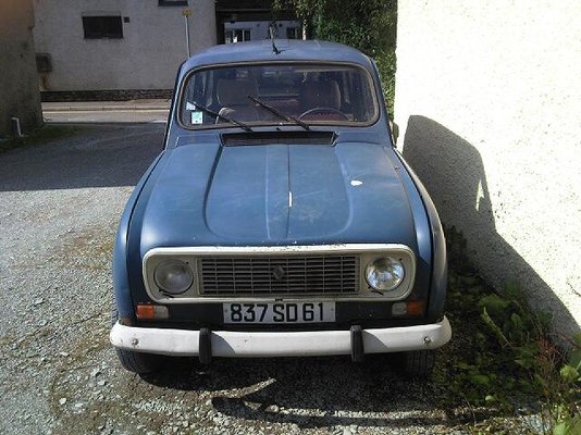Renault 4 in Kendal.jpg