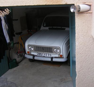 Blanche-in-garage.jpg