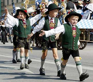 xinsrc_cb51840cece211d7810d0010b5d28995_beer-children.jpg