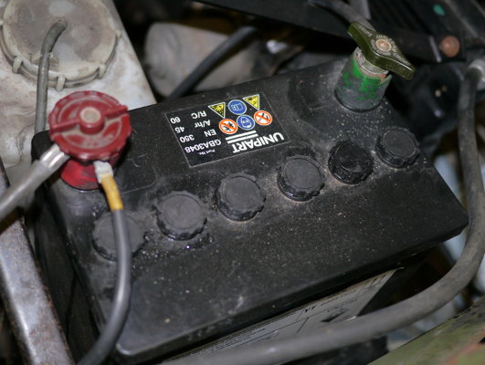 r4_battery.jpg