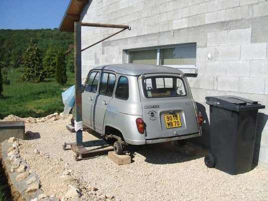 311 Caisse sur châsiss.jpg