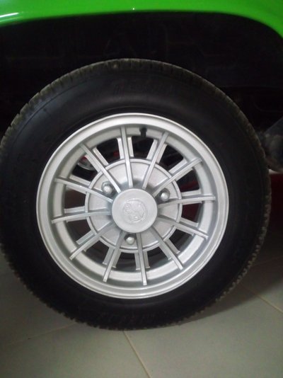R4wheel.jpg