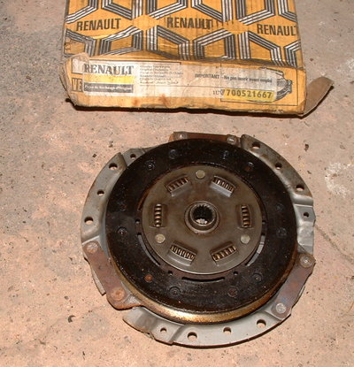 Clutch R1129.JPG
