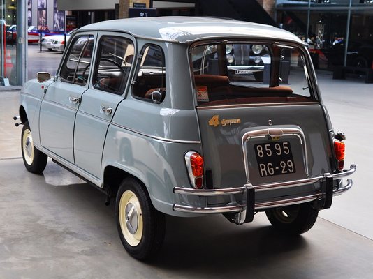 Renault4Super Rear Bumper.jpg