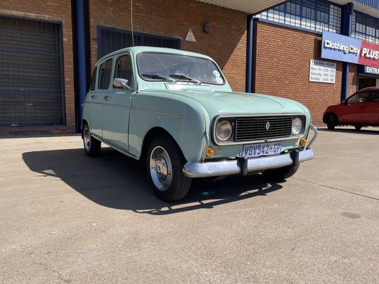 1975-renault-r4-614e698948bfb.jpg 1975-renault-r4-614e698948bfb.jpg