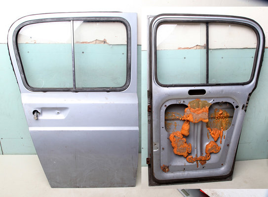 Renault-4-silver-rear-door-sml.jpg