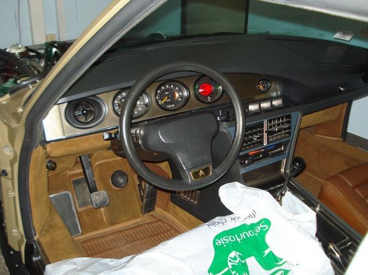 2575 Volant reposé.JPG