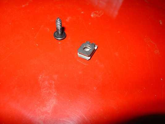 2011.01.16 - Screw + U-plate (1).JPG