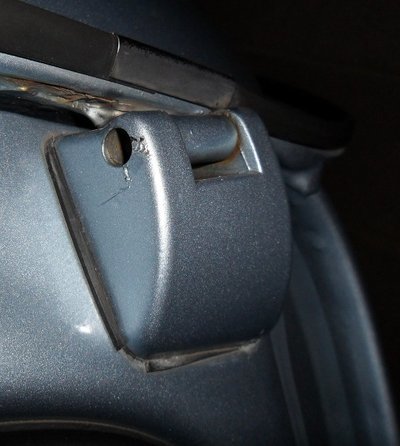 r4_right-hand_boot-hinge2.jpeg