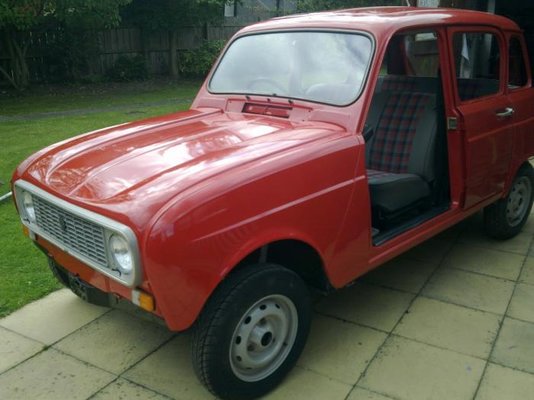Renault 4 103.jpg