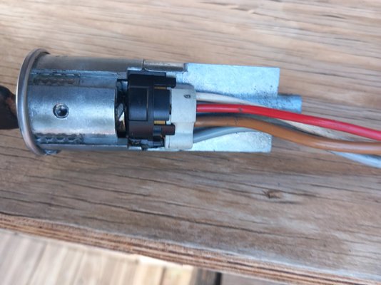 ignition switch R4.jpg ignition switch R4.jpg