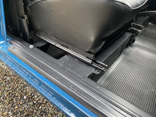 seatbase1.JPG seatbase1.JPG