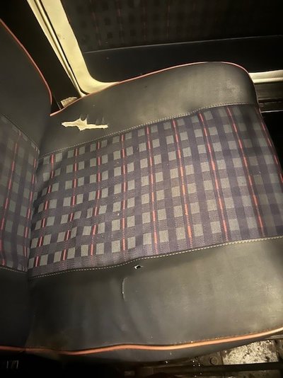 Seat 2.jpg Seat 2.jpg