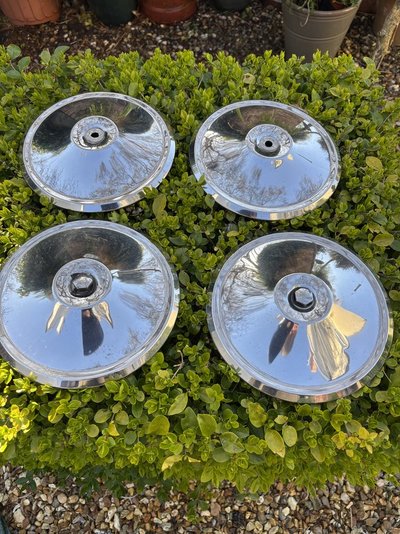 Hubcaps 1.jpg