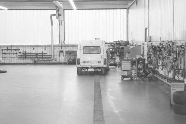 Renault 4 Van Broken Down.jpg