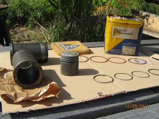 R4 Pistons & Liners 002.jpg