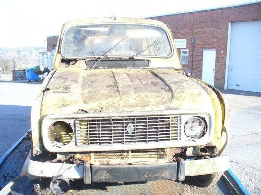 Renault_4_015.jpg