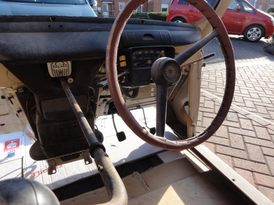 Renault 4L - Inside Driver Position 587.JPG