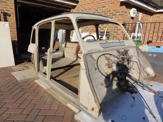 Renault 4L - Bodyshell Right Front 579.JPG