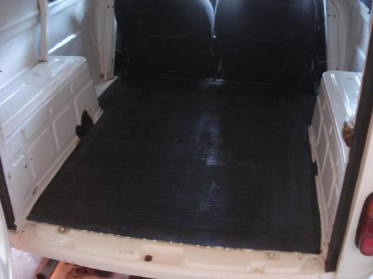 076 Tapis de coffre.jpg