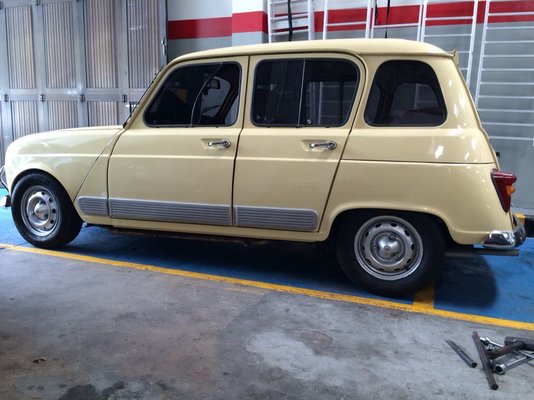 Renault 4 GTL Master (1985).jpg