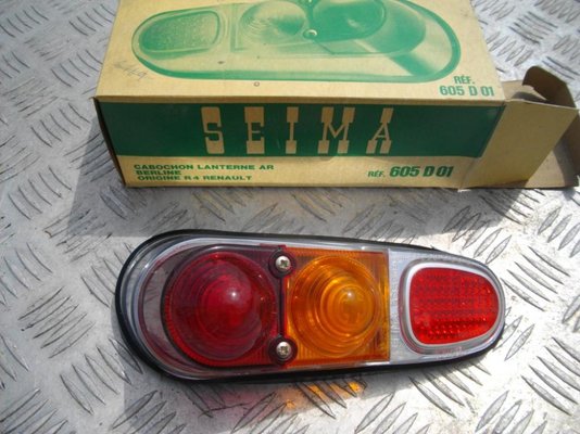 r4 lamp.jpg