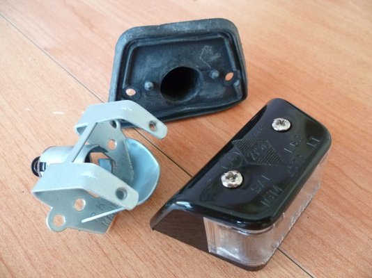 number plate light.JPG