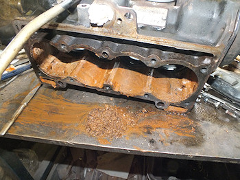 Pile of rust around cylinder liners