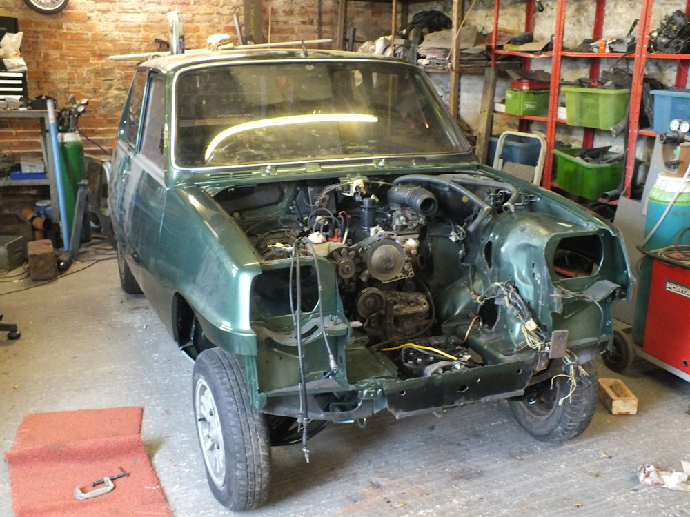 https://www.renault4.co.uk/r5-reassembly/engine-fitted-large.jpg